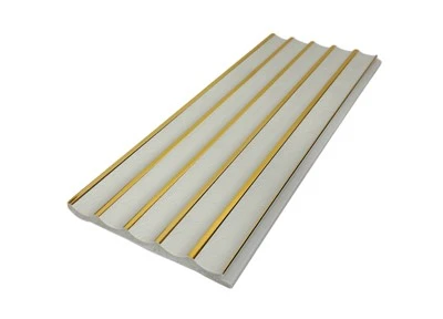 Moderní rýhovaný nástěnný panel PS s elegantní povrchovou úpravou